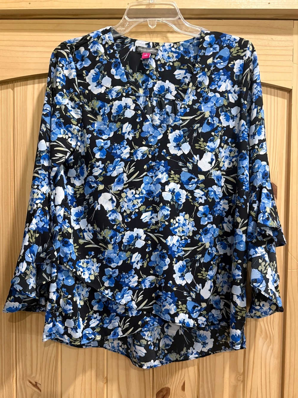 Vince Camuto Women’s Blue Floral V-Neck Blouse